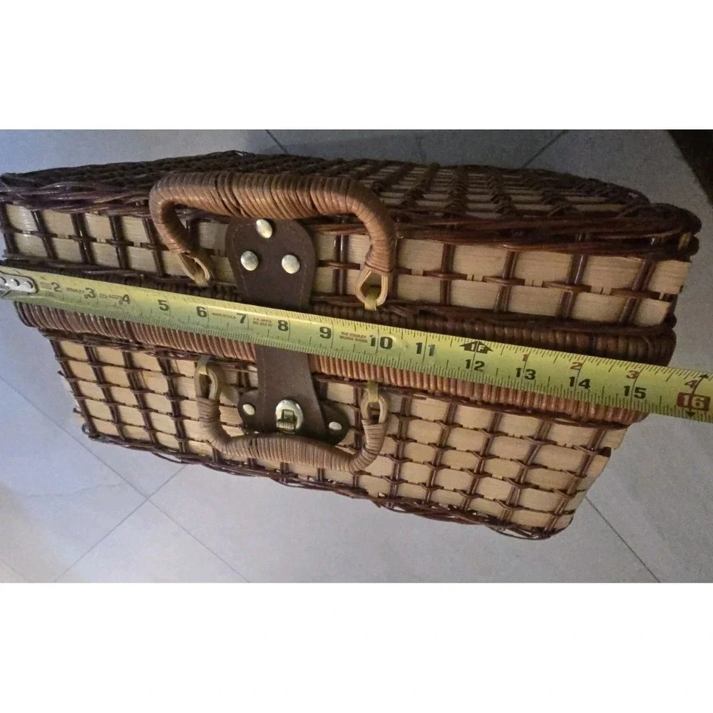 VTG‎ Wicker Picnic Basket Rattan Suitcase Style Leather Strap Weave Cottagecore